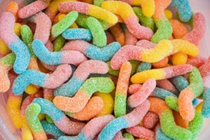 sour gummy worms