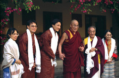 Meeting His Holiness the 14th Dalai Lama at his residence in Dharamsala, India, HH Dagchen Sakya, family members, wife, sons, 1993 Pilgrimage